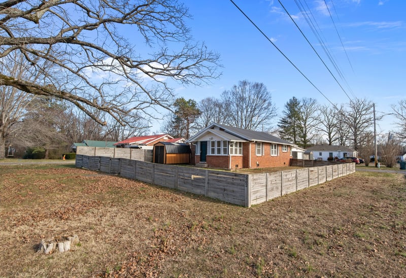 202 Parkway W, Dickson, TN 37055