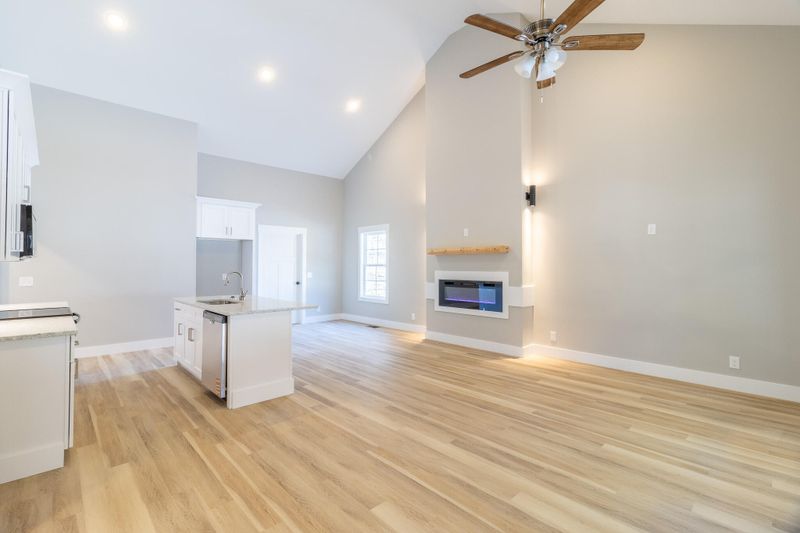 2172 S Riverbend Rd, Dalton, GA 30721