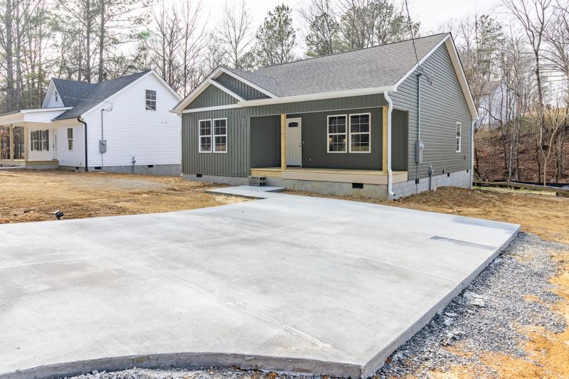 2172 S Riverbend Rd, Dalton, GA 30721