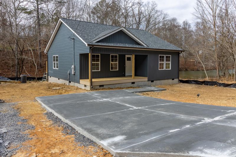 2170 S Riverbend Rd, Dalton, GA 30721