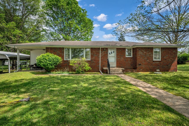 1006 Hershell St, Burns, TN 37029