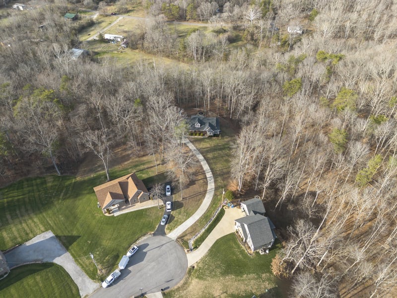 543 Aubrey Ln, Burns, TN 37029