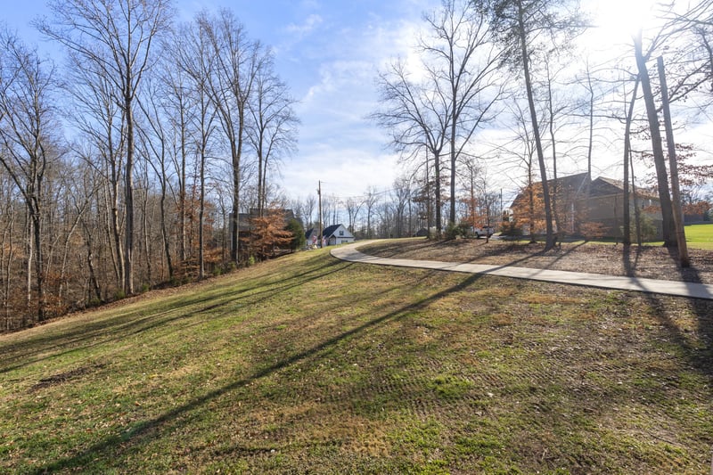 543 Aubrey Ln, Burns, TN 37029