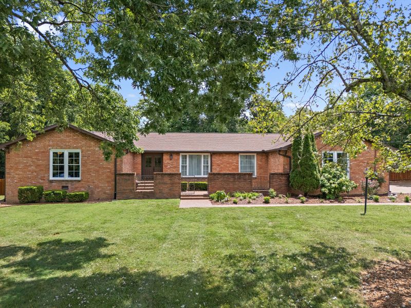 6017 Bethany Blvd, Nashville, TN 37221