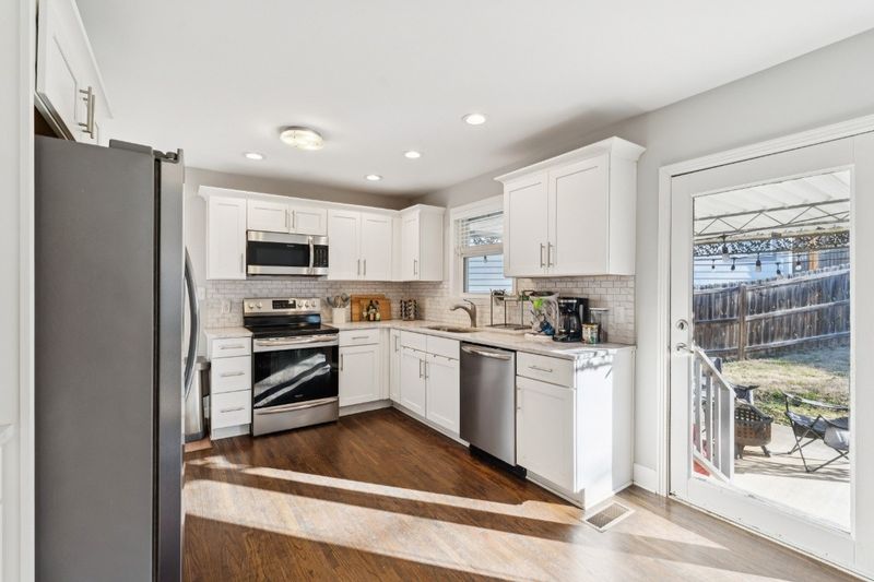 6521B Premier Dr, Nashville, TN 37209