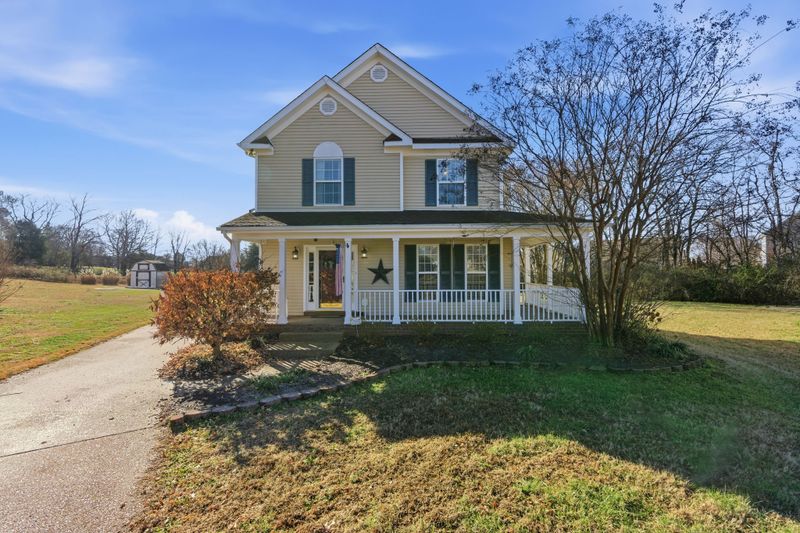 1325 Branchside Ct, Thompsons Station, TN 37179
