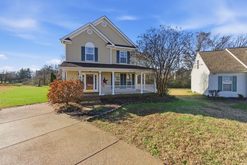 1325 Branchside Ct, Thompsons Station, TN 37179
