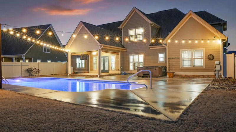 76 Tuscany Village Dr, Ringgold, GA 30736