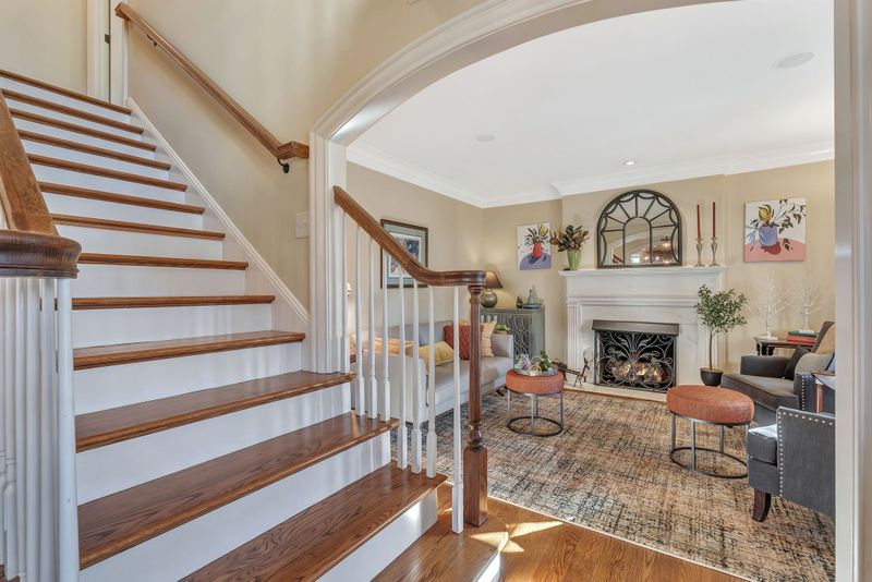 3614 Meadow Dr, Nashville, TN 37215