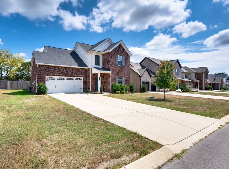 591 Oakvale Ln, Mount Juliet, TN 37122