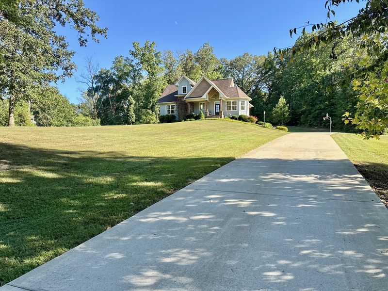 1136 Dimple Rd S, Chapmansboro, TN 37035
