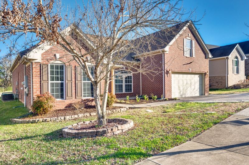 1013 Nunnery Ln, Nashville, TN 37221