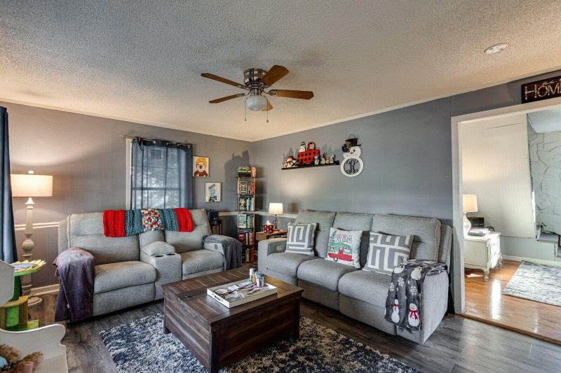 92 N Lake Ter, Rossville, GA 30741