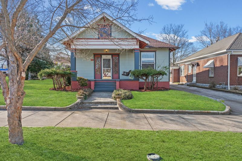 211 N Oak St, Springfield, TN 37172