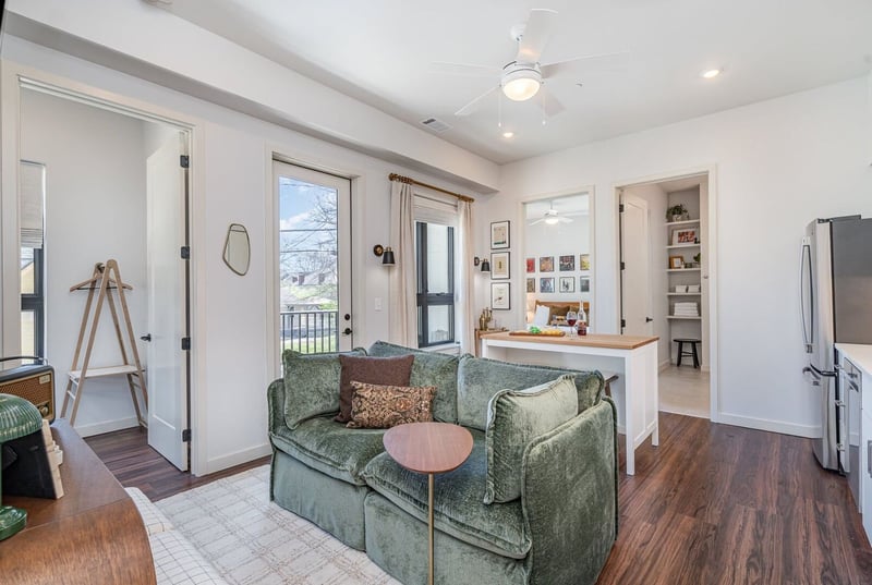 1014 16th Ave S #211, Nashville, TN 37212
