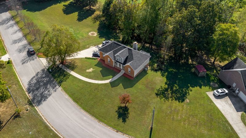 1101 Rustling Oaks Dr, Pleasant View, TN 37146