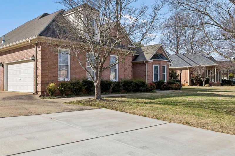 1534 Kensington Dr, Murfreesboro, TN 37130