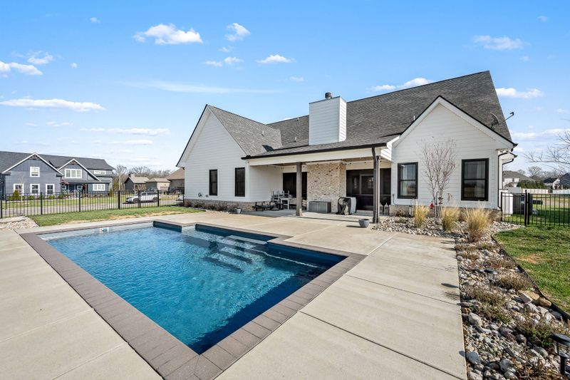 2087 Anglers Retreat Dr, Murfreesboro, TN 37129