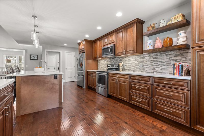 68 Buster Ridge Ln, Ringgold, GA 30736