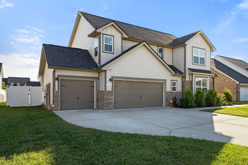 2319 Murano Dr, Murfreesboro, TN 37128