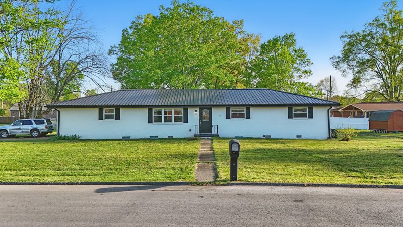 38 Phillips Dr, Fort Oglethorpe, GA 30742