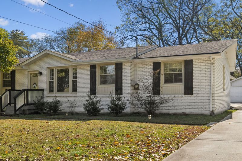 233 Bonnabrook Dr, Hermitage, TN 37076