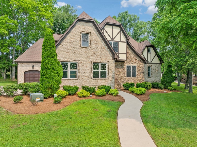 2001 Lynnhaven Ct, Mount Juliet, TN 37122