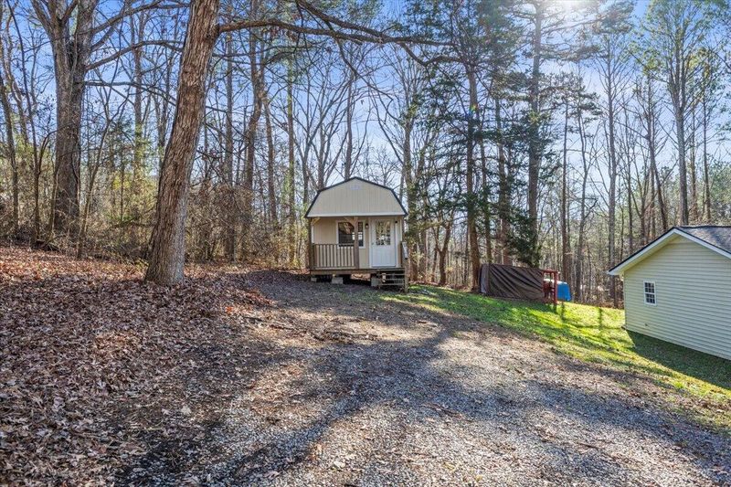 3030 Davis Rd, Rocky Face, GA 30740