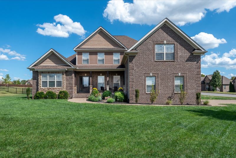 2725 Jasmine St, Lebanon, TN 37087