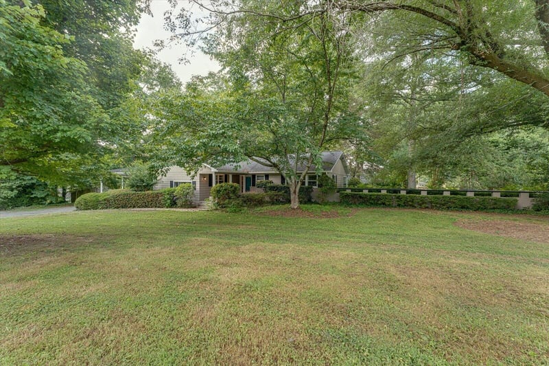 1117 Lakemont Dr, Dalton, GA 30720