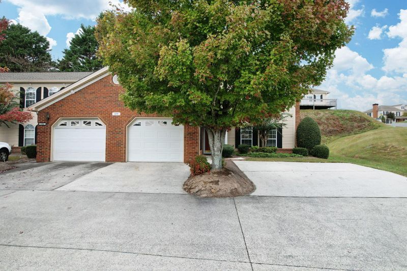 1699 Burnt Oak Dr #195, Dalton, GA 30721