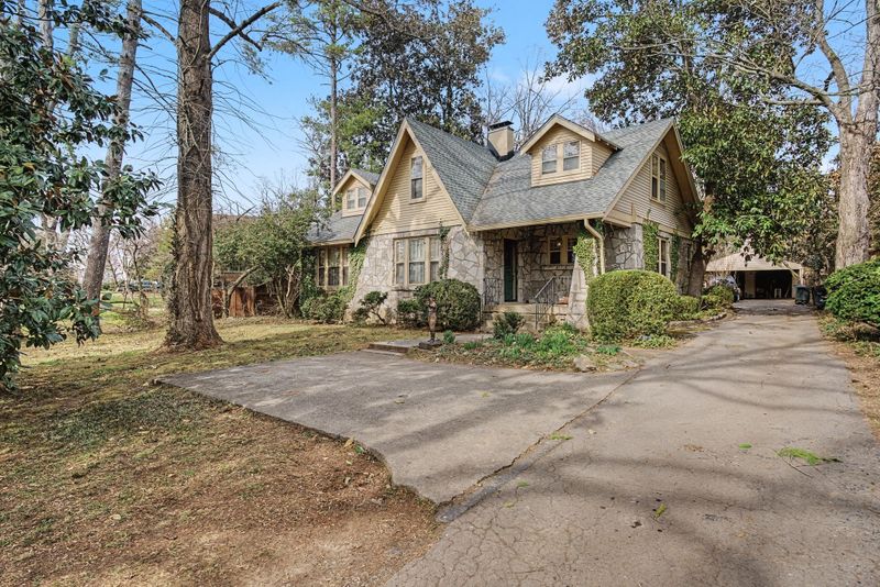 274 Harding Pl, Nashville, TN 37205