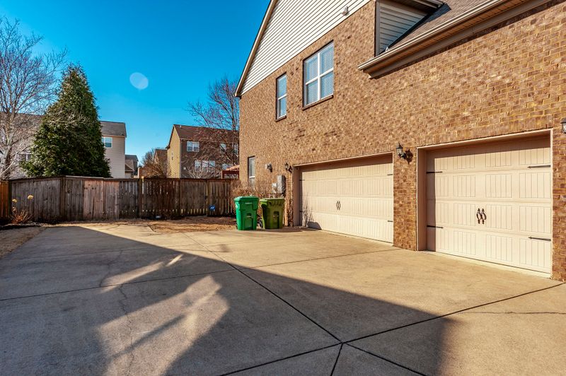 128 Rock Castle Dr, Lebanon, TN 37087