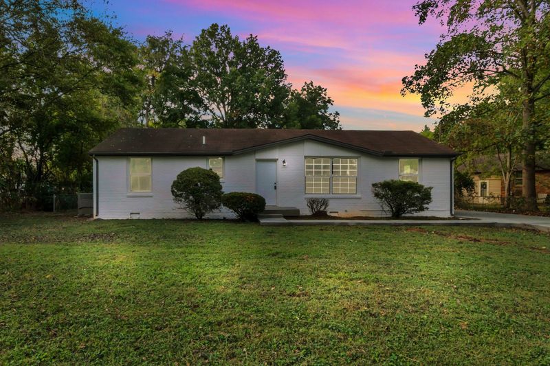 1806 Greerson Dr, Murfreesboro, TN 37130