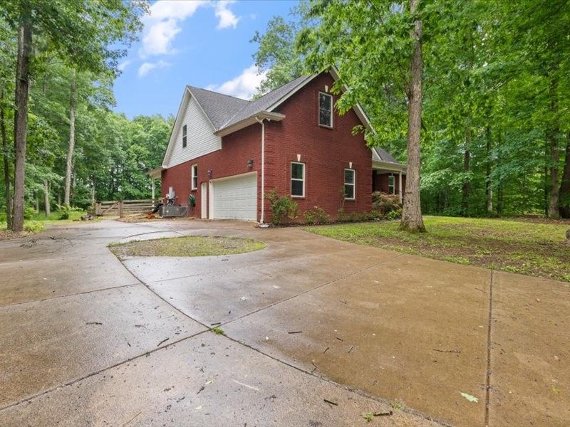 3904 Rowland Rd, Murfreesboro, TN 37128