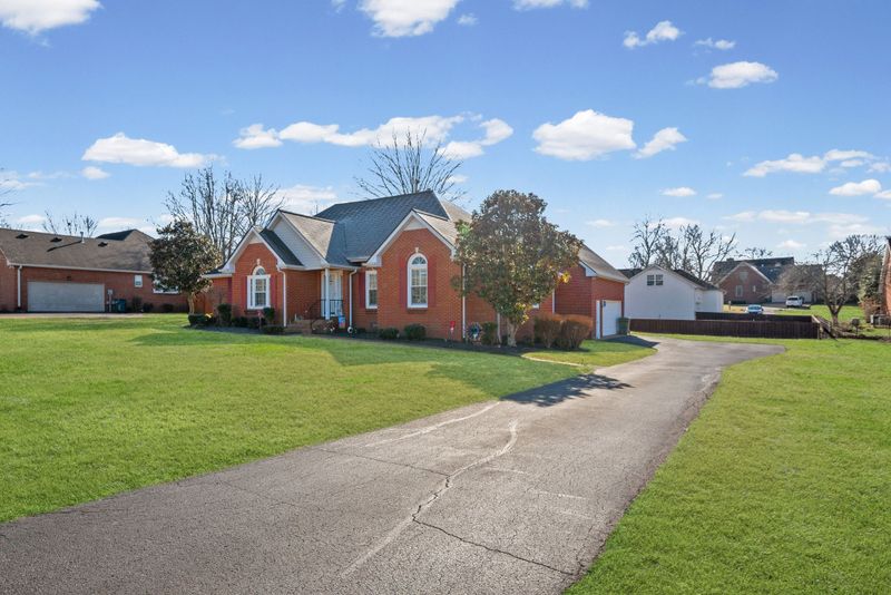 1708 Orchard Dr, Lebanon, TN 37087