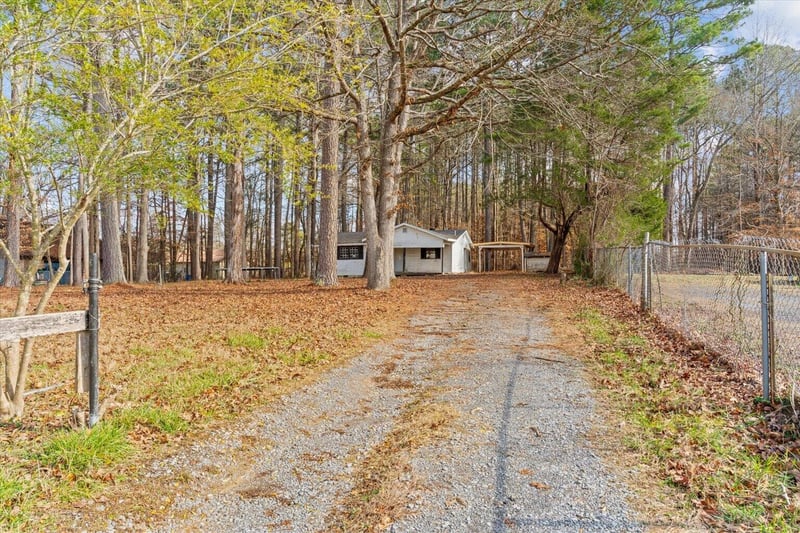 4337 Banks Dr SE, Dalton, GA 30721