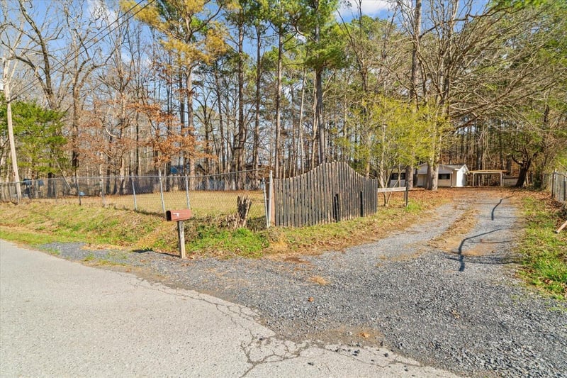 4337 Banks Dr SE, Dalton, GA 30721