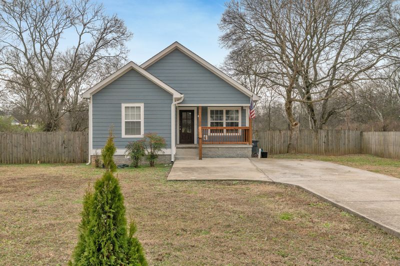 3717 Fairview Dr, Nashville, TN 37218