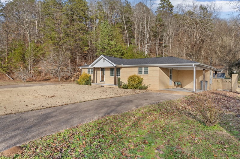 5685 County Rd 14, Waterloo, AL 35677