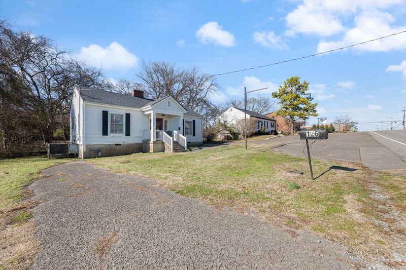 126 Stadium Dr, Hendersonville, TN 37075