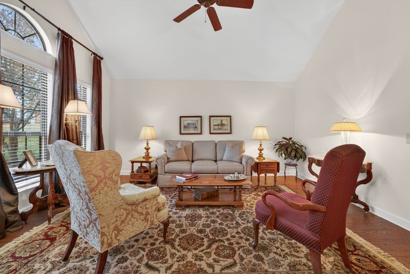 6049 Sunrise Cir, Franklin, TN 37067