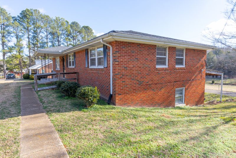 7523 Lakeview Dr, Nashville, TN 37209