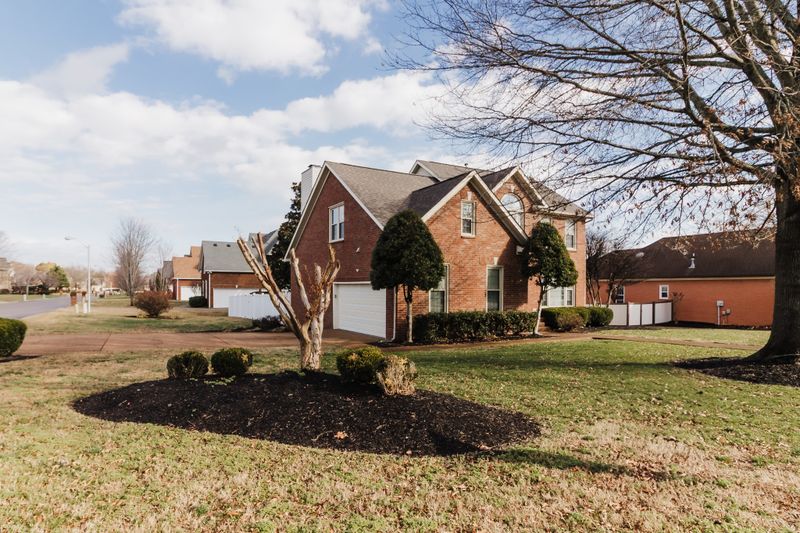 203 Savannah Rdg, Murfreesboro, TN 37127