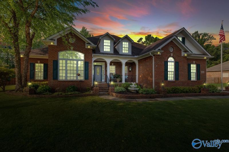 146 Redcliffe Dr, Huntsville, AL 35806