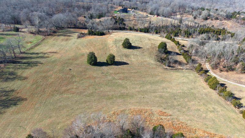 1 W Dry Hollow Rd, Dickson, TN 37055