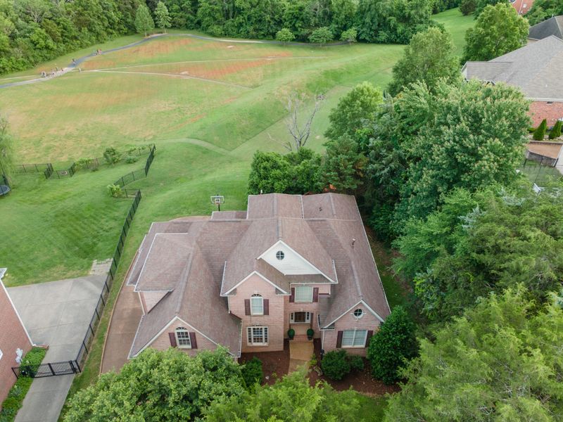 2425 Deerbourne Dr, Brentwood, TN 37027