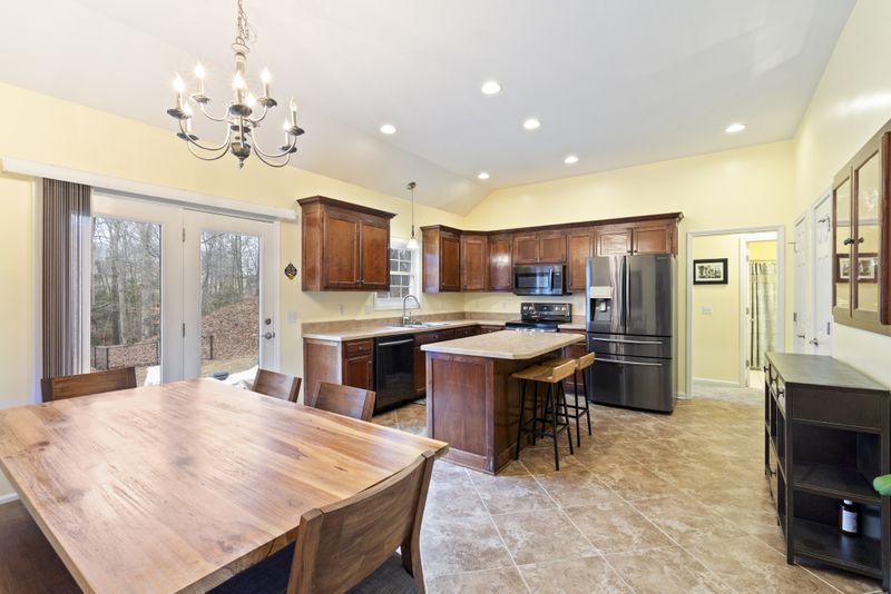 5037 Summit Dr, Greenbrier, TN 37073