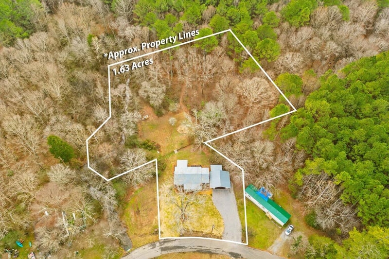 1323 Peggy Ln, Tunnel Hill, GA 30755