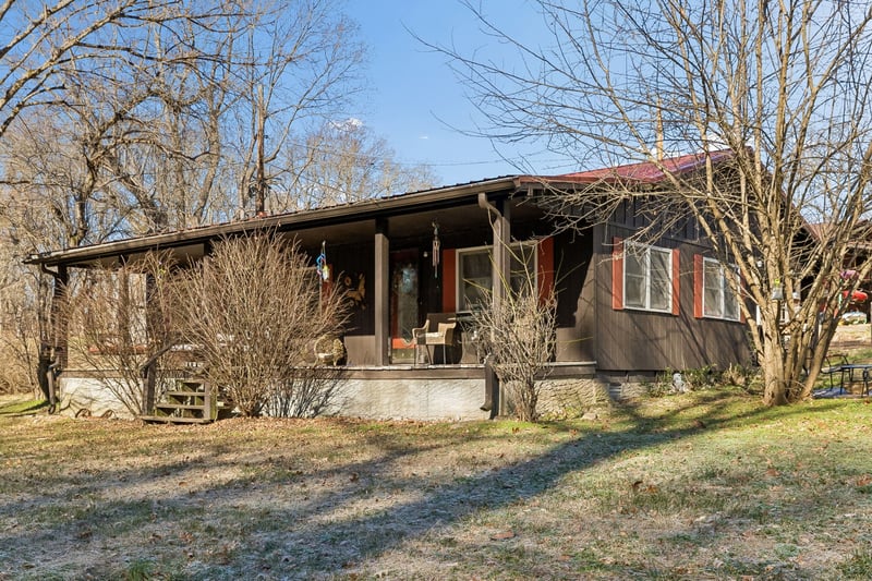 1830 Old Clarksville Pike, Chapmansboro, TN 37035